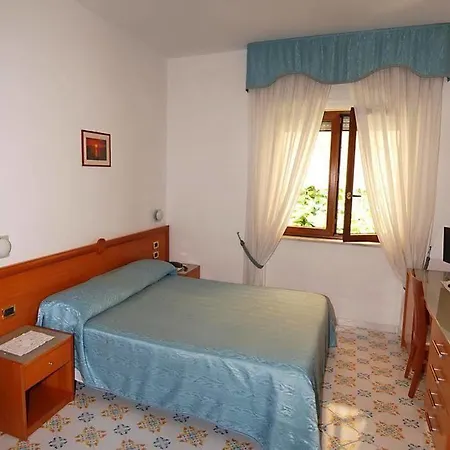 La Primavera Otel 3*