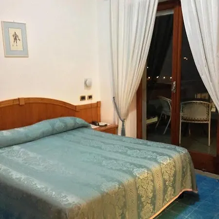 La Primavera Otel 3*