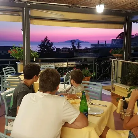 La Primavera Otel